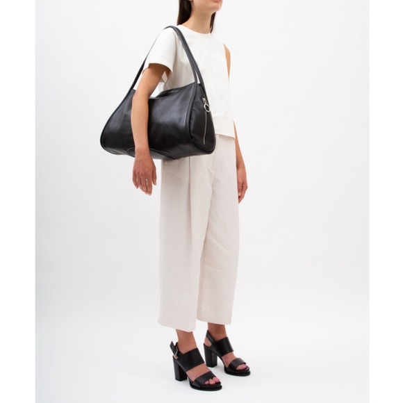 BEHNO 'Kamala' Handcrafted Large Leather Nappa Hobo Bag in Black - Picture 8 of 15